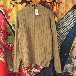NWT H2H zip up cable knit sweater!